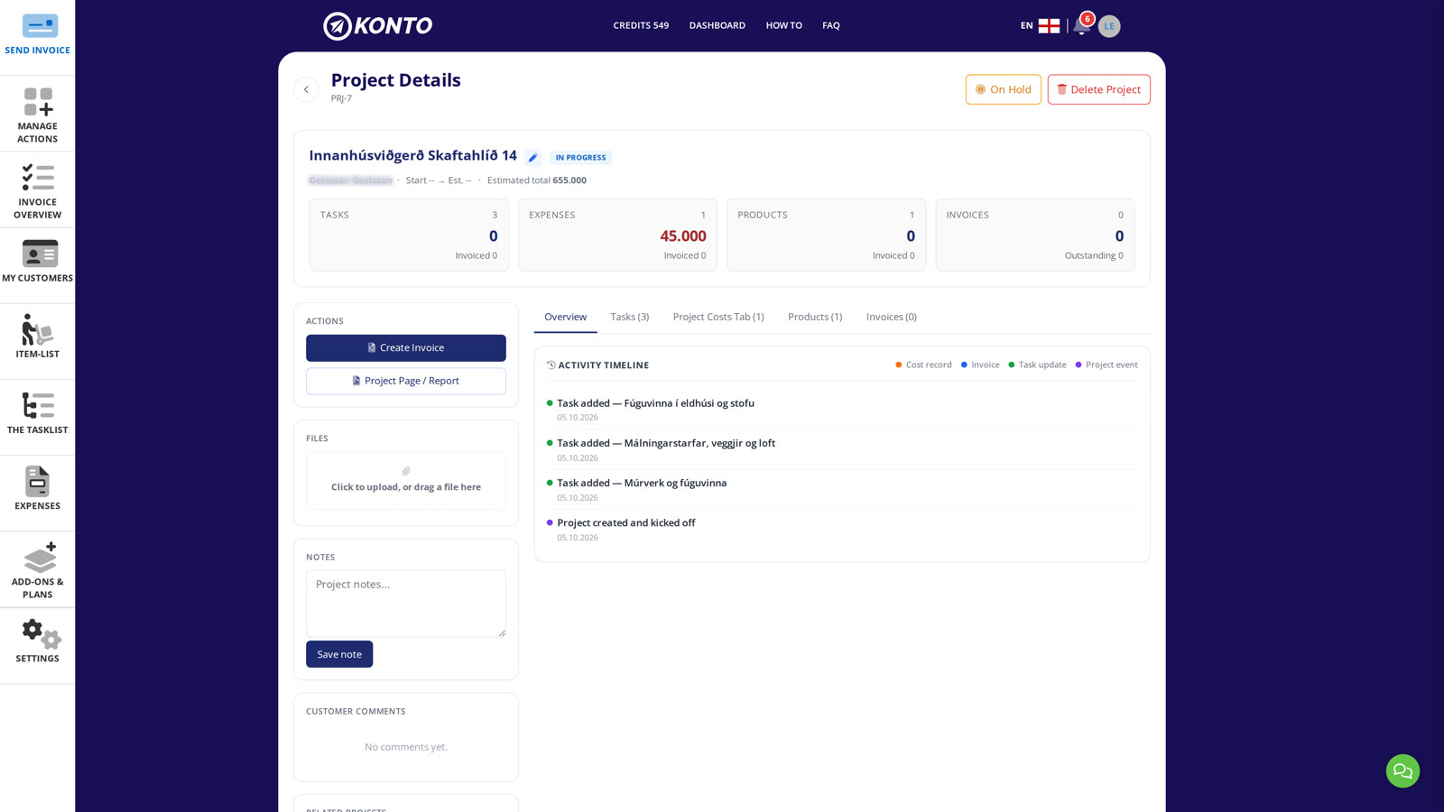 The overview shows estimated revenue, invoiced amount and outstanding balance.